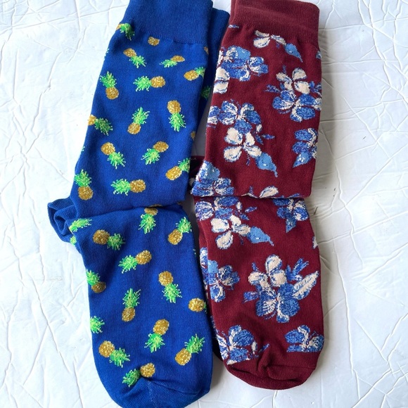 Old Navy Men’s Socks Printed Novelty Crew 2 Pair One Size - Picture 3 of 4